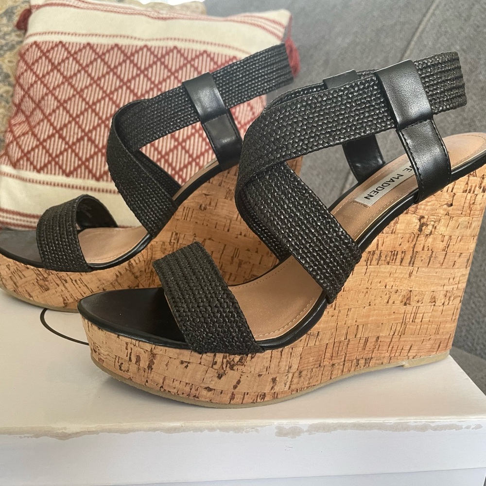 🖤Steve Madden Elika Wedge - Black - 8.5🖤 - Picture 4 of 5